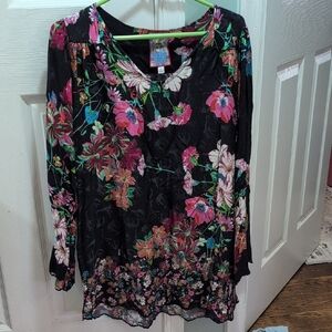 Johnny Was Oasis Tandis Blouse in Black Floral Animal Print Tunic M